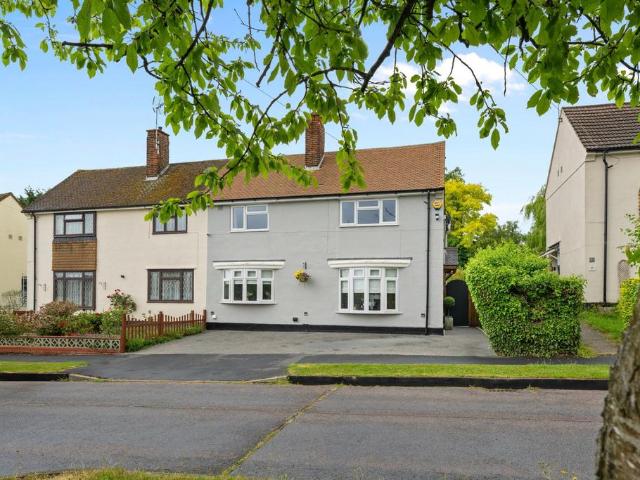 4 bedroom semi detached house for sale