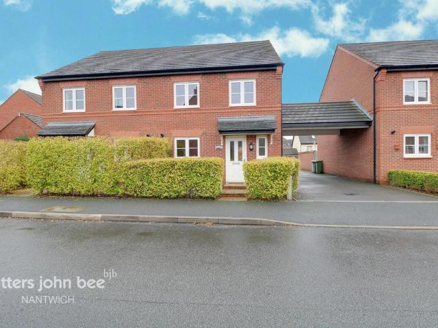 4 bedroom semi detached house for sale