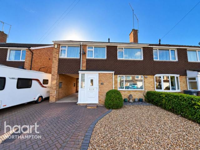 4 bedroom semi detached house for sale