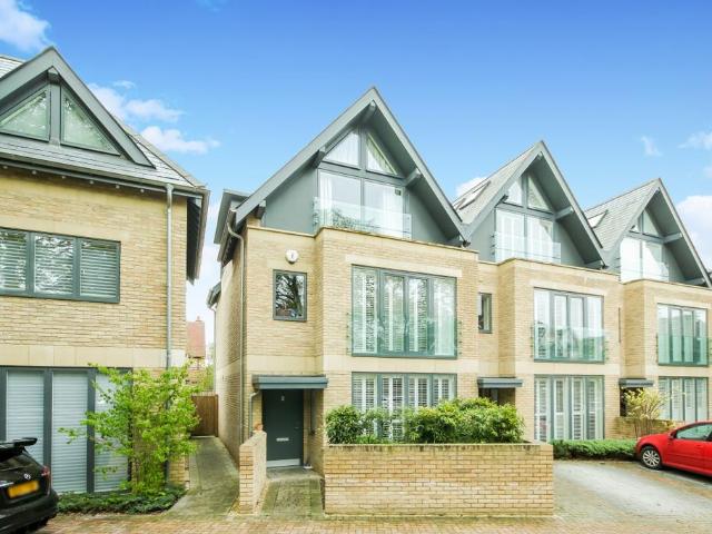 4 bedroom semi detached house for sale