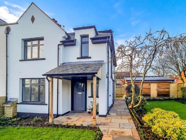 4 bedroom semi detached house for sale