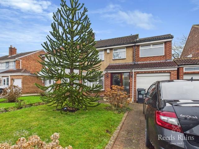4 bedroom semi detached house for sale