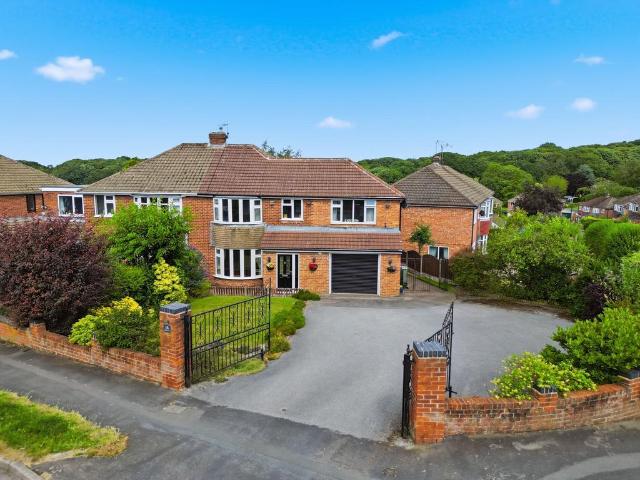 4 bedroom semi detached house for sale
