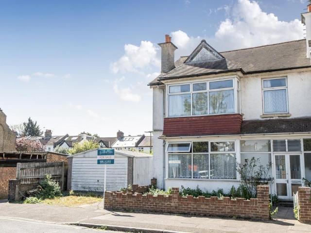 4 bedroom semi detached house for sale