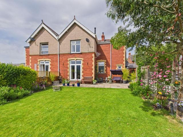 4 bedroom semi detached house for sale