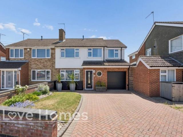 4 bedroom semi detached house for sale