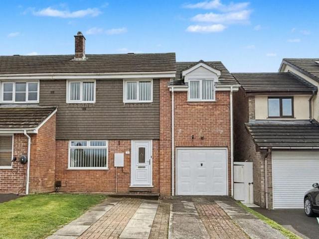 4 bedroom semi detached house for sale