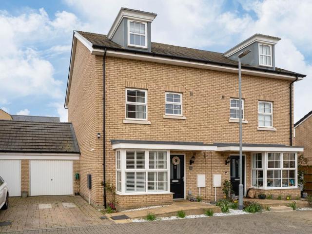 4 bedroom semi detached house for sale