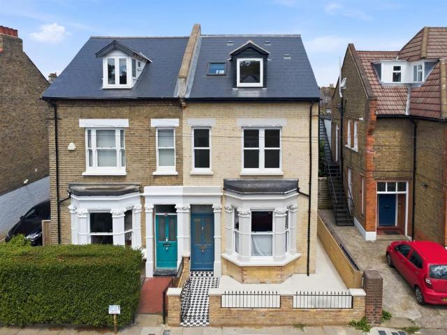 4 bedroom semi detached house for sale