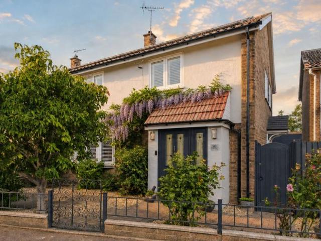 4 bedroom semi detached house for sale
