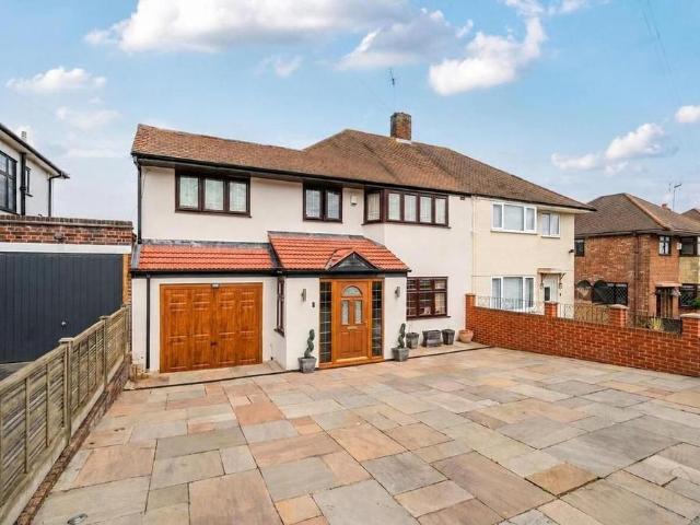 4 bedroom semi detached house for sale