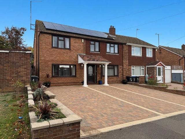 4 bedroom semi detached house for sale