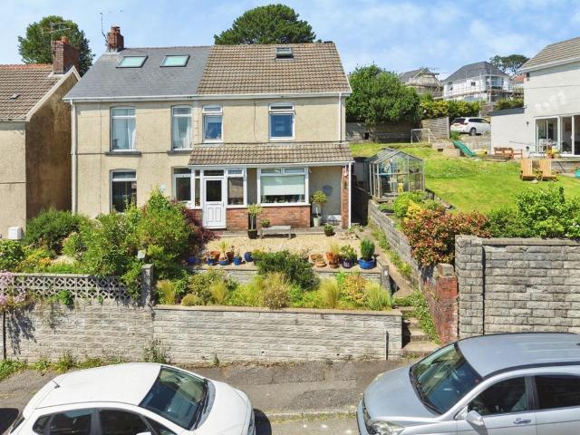 4 bedroom semi detached house for sale