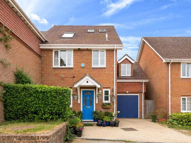 4 bedroom semi detached house for sale