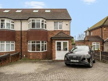 4 bedroom semi detached house for sale