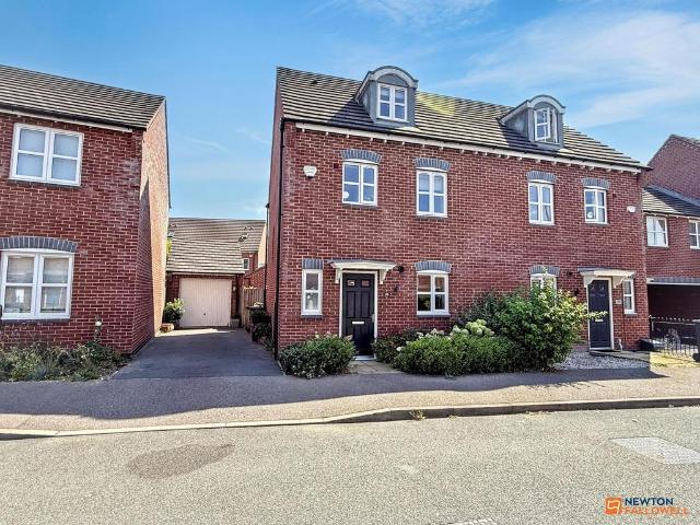 4 bedroom semi detached house for sale
