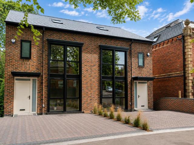 4 bedroom semi detached house for sale