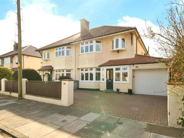 4 bedroom semi detached house for sale