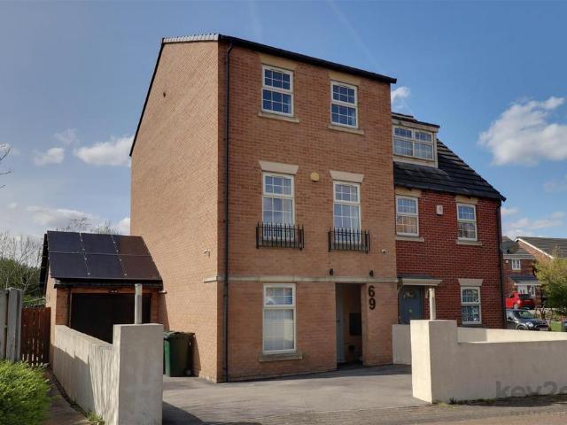 4 bedroom semi detached house for sale