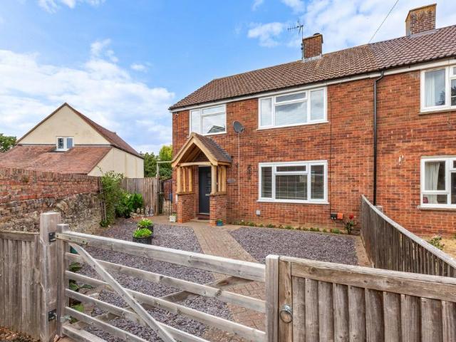 4 bedroom semi detached house for sale