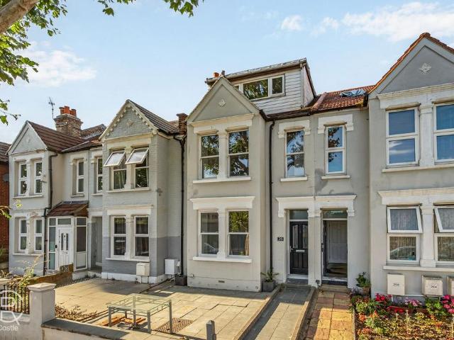 4 bedroom semi detached house for sale