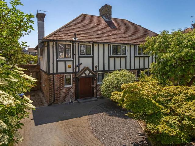4 bedroom semi detached house for sale