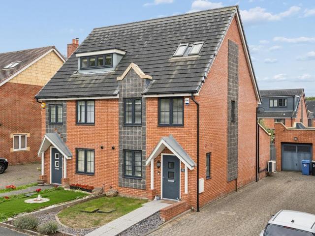 4 bedroom semi detached house for sale