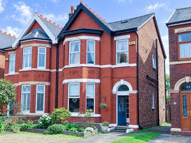 4 bedroom semi detached house for sale