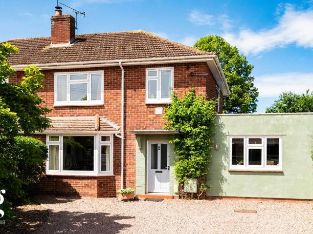 4 bedroom semi detached house for sale