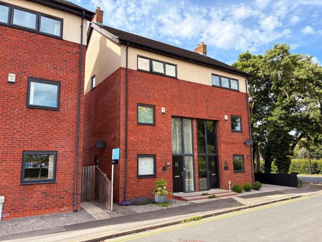 4 bedroom semi detached house for sale