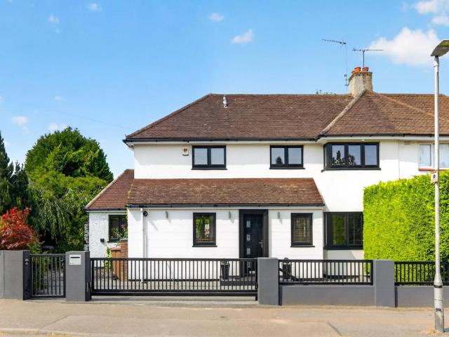 4 bedroom semi detached house for sale