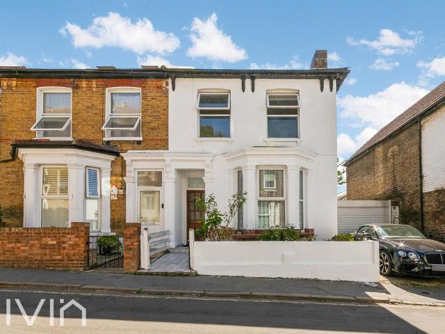 4 bedroom semi detached house for sale