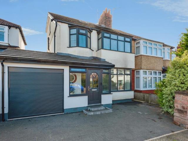 4 bedroom semi detached house for sale