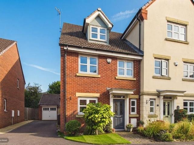 4 bedroom semi detached house for sale
