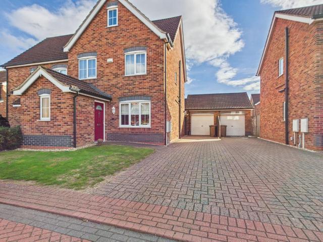 4 bedroom semi detached house for sale