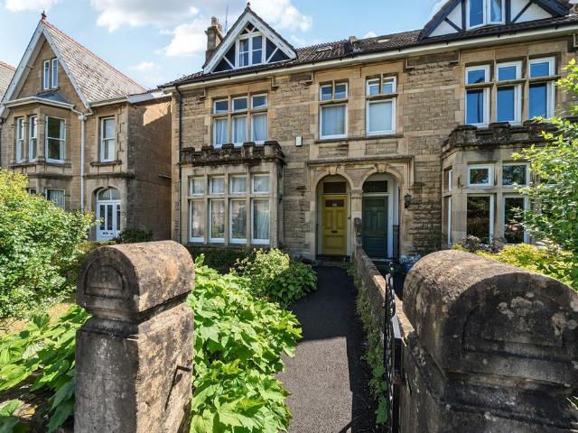 4 bedroom semi detached house for sale