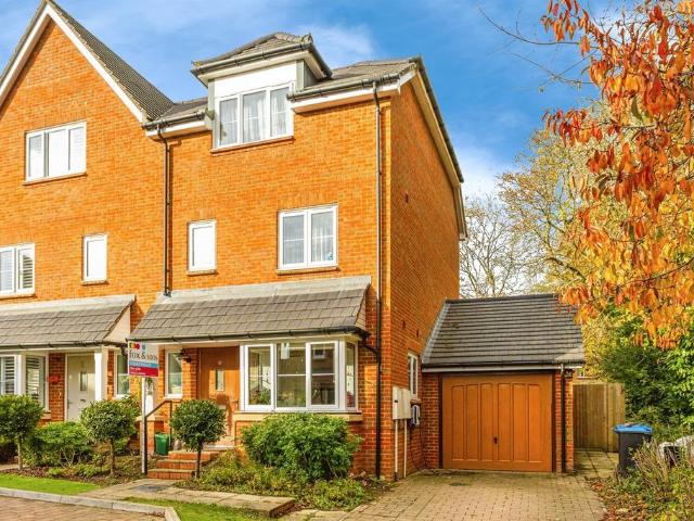 4 bedroom semi detached house for sale