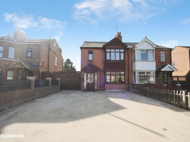 4 bedroom semi detached house for sale