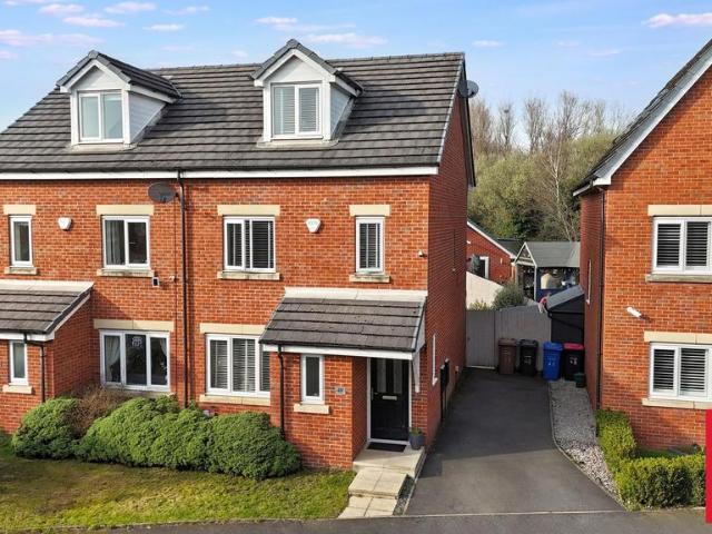 4 bedroom semi detached house for sale