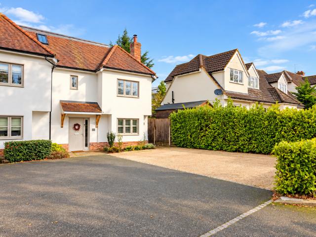4 bedroom semi detached house for sale