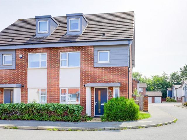 4 bedroom semi detached house for sale