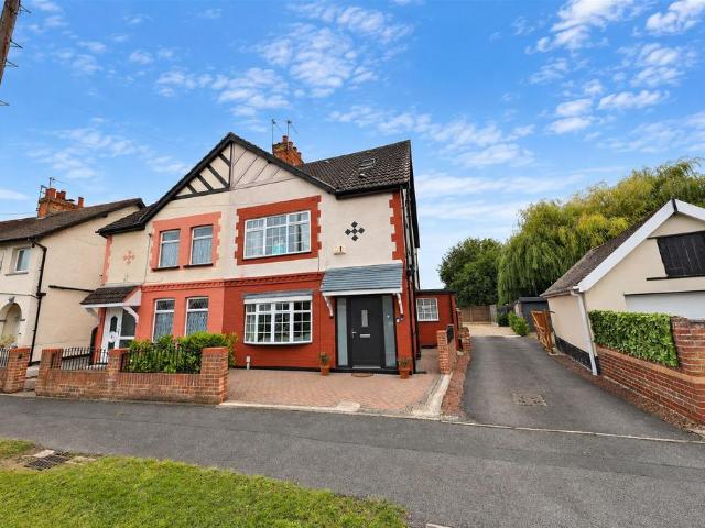 4 bedroom semi detached house for sale
