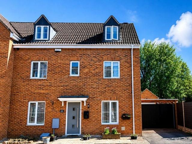 4 bedroom semi detached house for sale