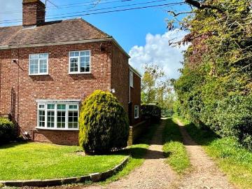 House for sale in Burhill - Parking, Equipped kitchen