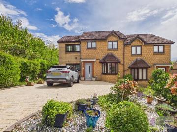 4 bedroom semi detached house for sale
