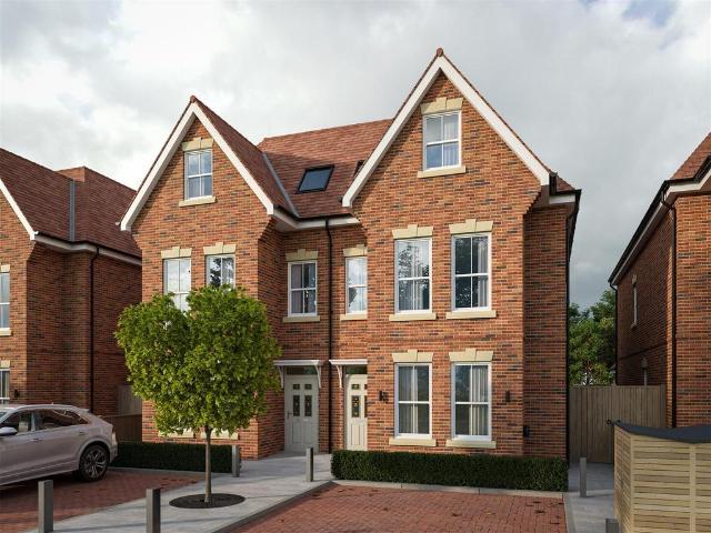 4 bedroom semi detached house for sale