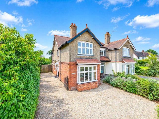 4 bedroom semi detached house for sale