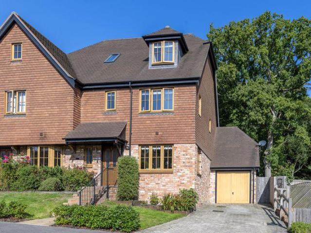 4 bedroom semi detached house for sale