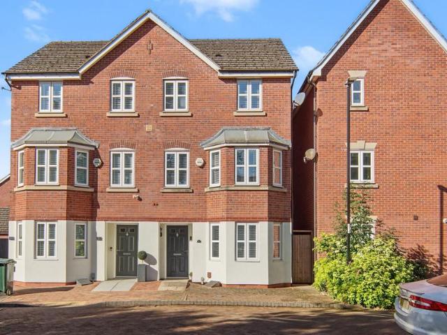 4 bedroom semi detached house for sale