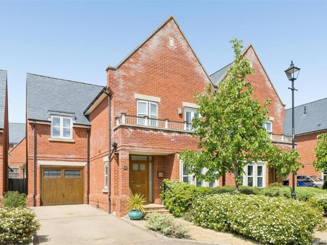 4 bedroom semi detached house for sale